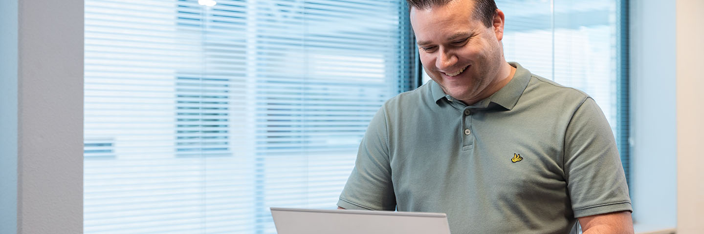 Tim ter Haar working on laptop