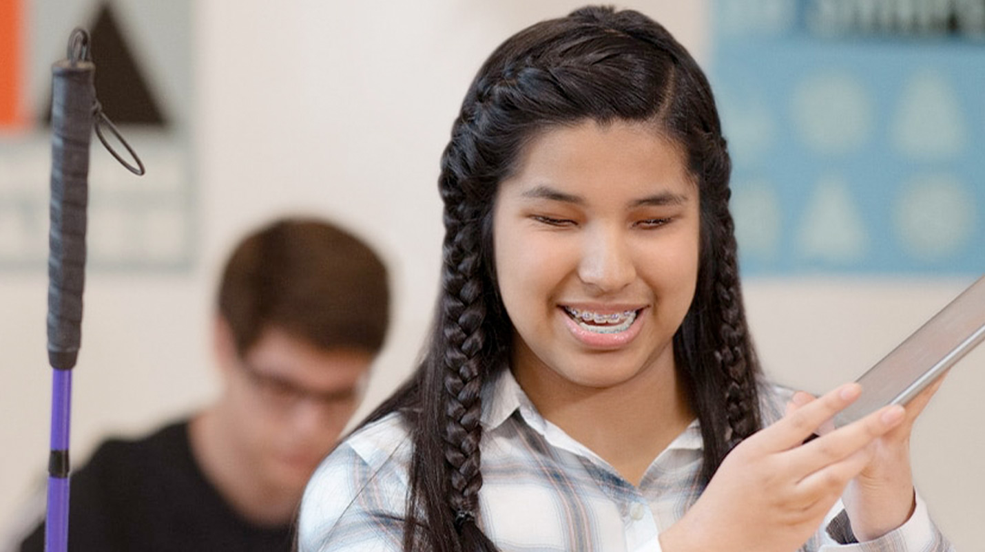 Apple im Bildungsbereich | Migration. Ein blindes Kind in der Schule.