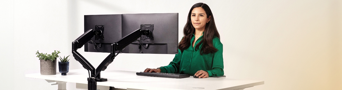 A woman who uses Fellowes products