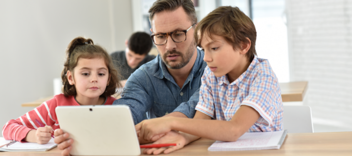 IServ Schulplattform Lehrer und Tablet