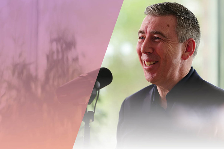 Podcast banner: Lee Alesbrook