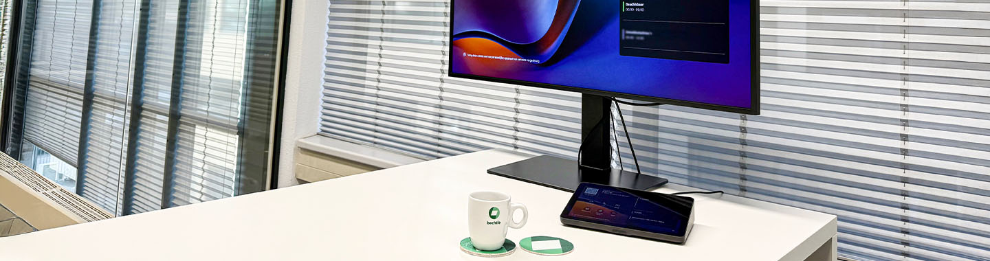 Meeting Room - Monitor, Tablet, Bechtle cup