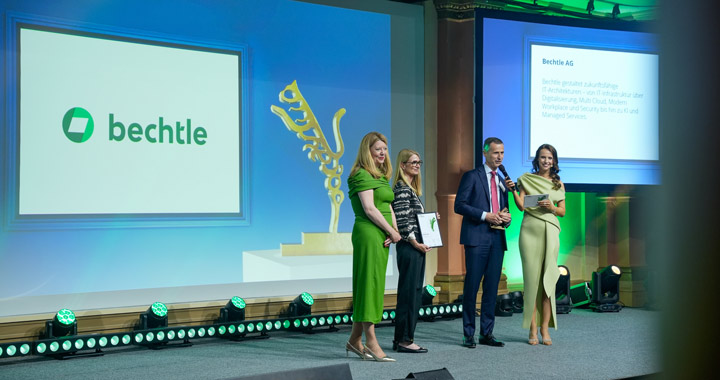 Dr. Thomas Olemotz nimmt den Best Managed Company Award entgegen