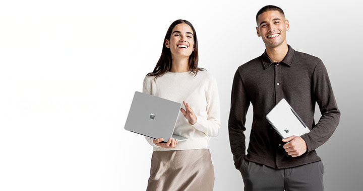 Woman and Men with Notebook Mainbanner