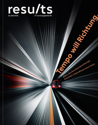 Magazin-Cover: Zug fährt mit hoher Geschwindigkeit durch beleuchteten Tunnel und symbolisiert Tempo und Fortschritt