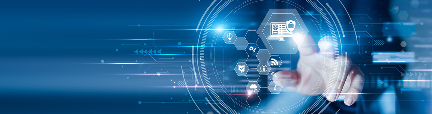 Dieses Banner zeigt eine Hand, die auf verschiedene holografische Symbole in der Luft tippt, die verschiedene Phasen des digitalen Datenschutzes darstellen. Das Ganze ist vor einem blauen Hintergrund zu sehen.
