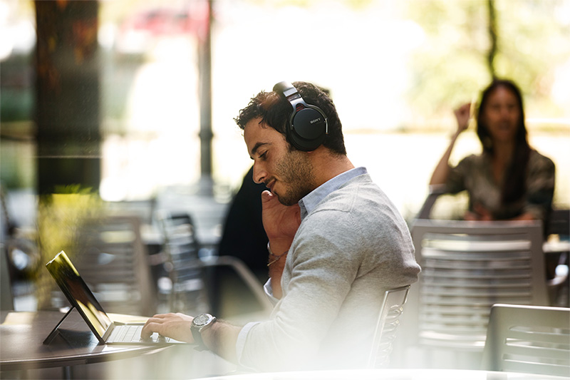 Qualcomm Sitting in cafe working