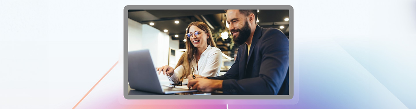 Mainbanner Copilot Man and woman working on notebook