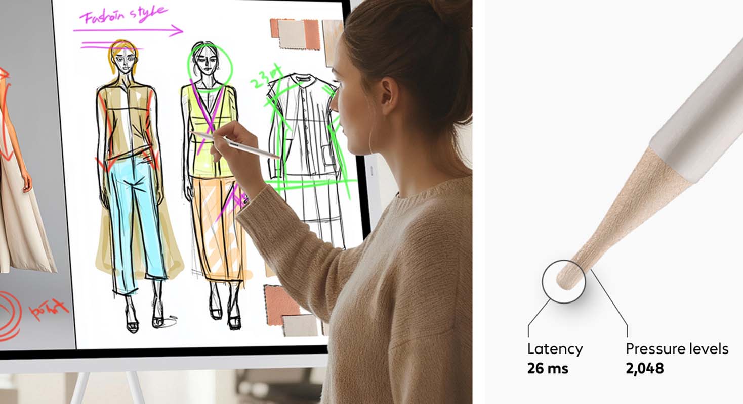 A young woman is working at the Samsung Flip WMFX whiteboard