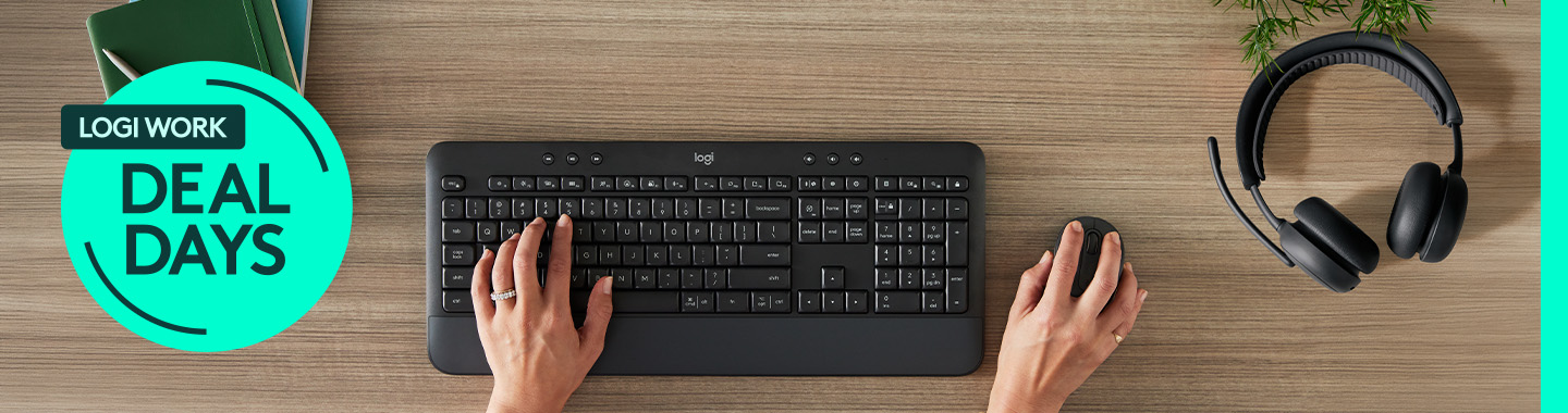 Arbeitsbereich für kabellose Tastatur und Headset.
