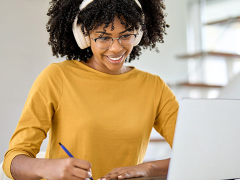 woman working on the computer