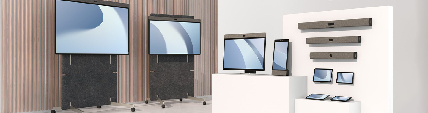 Moderne digitale Displays und Kommunikationsgeräte in verschiedenen Größen zur Präsentation und Zusammenarbeit
