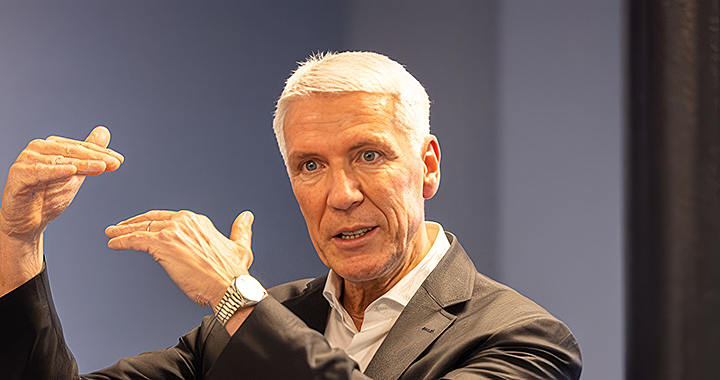 Ralf Wintergerst bei der DKAR-Veranstaltung.
