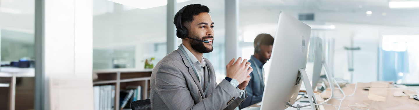 Men working Monitor Mainbanner