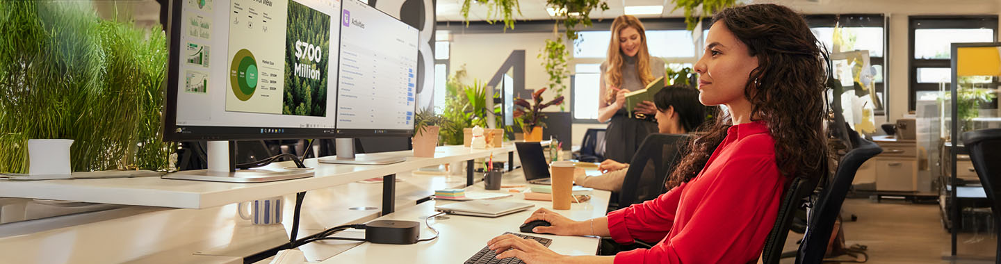 Women working Mainbanner