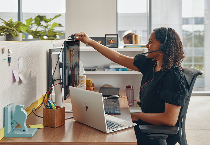 Poly Blackwire 3220 USB-C/A Headset Meeting