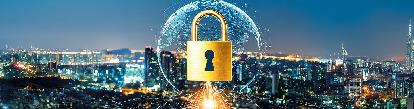 Keylock in front of a skyline