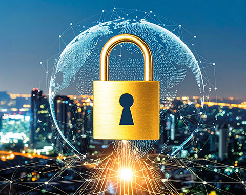 Keylock in front of a skyline