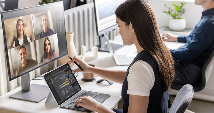 woman online meeting