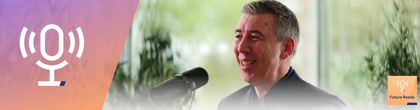 Podcast banner: Lee Alesbrook