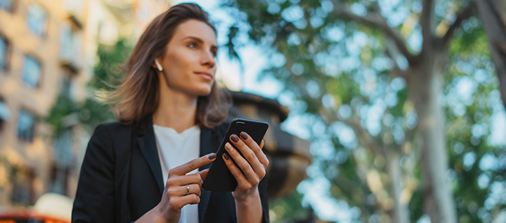 thumbnail_apple_roundtable_event